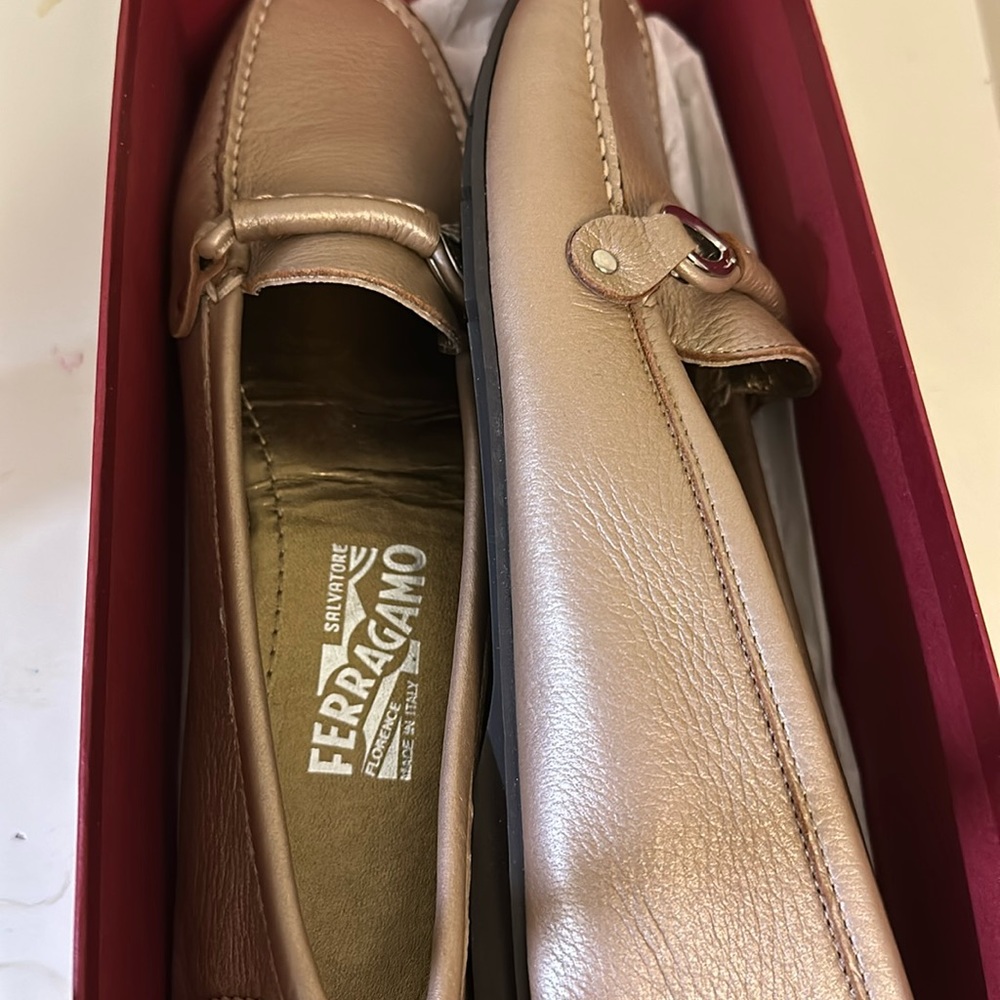 Salvatore Ferragamo Women's Gold Loafers. Size 8.